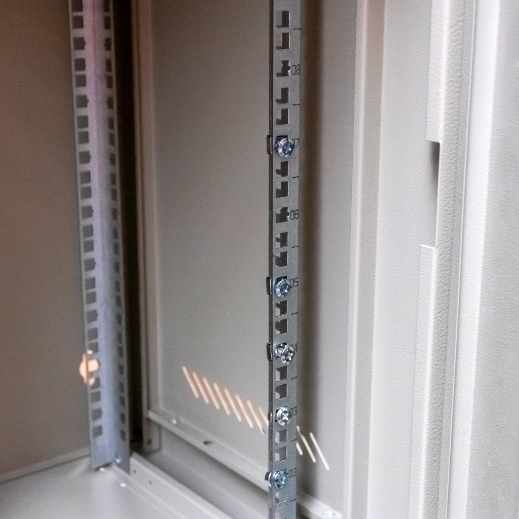 Szafa Rack NETBERG 19" 12U 600x600x400 wisząca szary N - obrazek 6