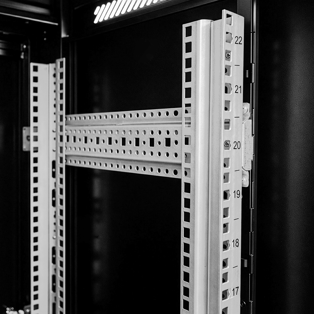 Szafa Rack NETBERG 19" 22U 600x600 stojąca drzwi perforowane czarny N - obrazek 5